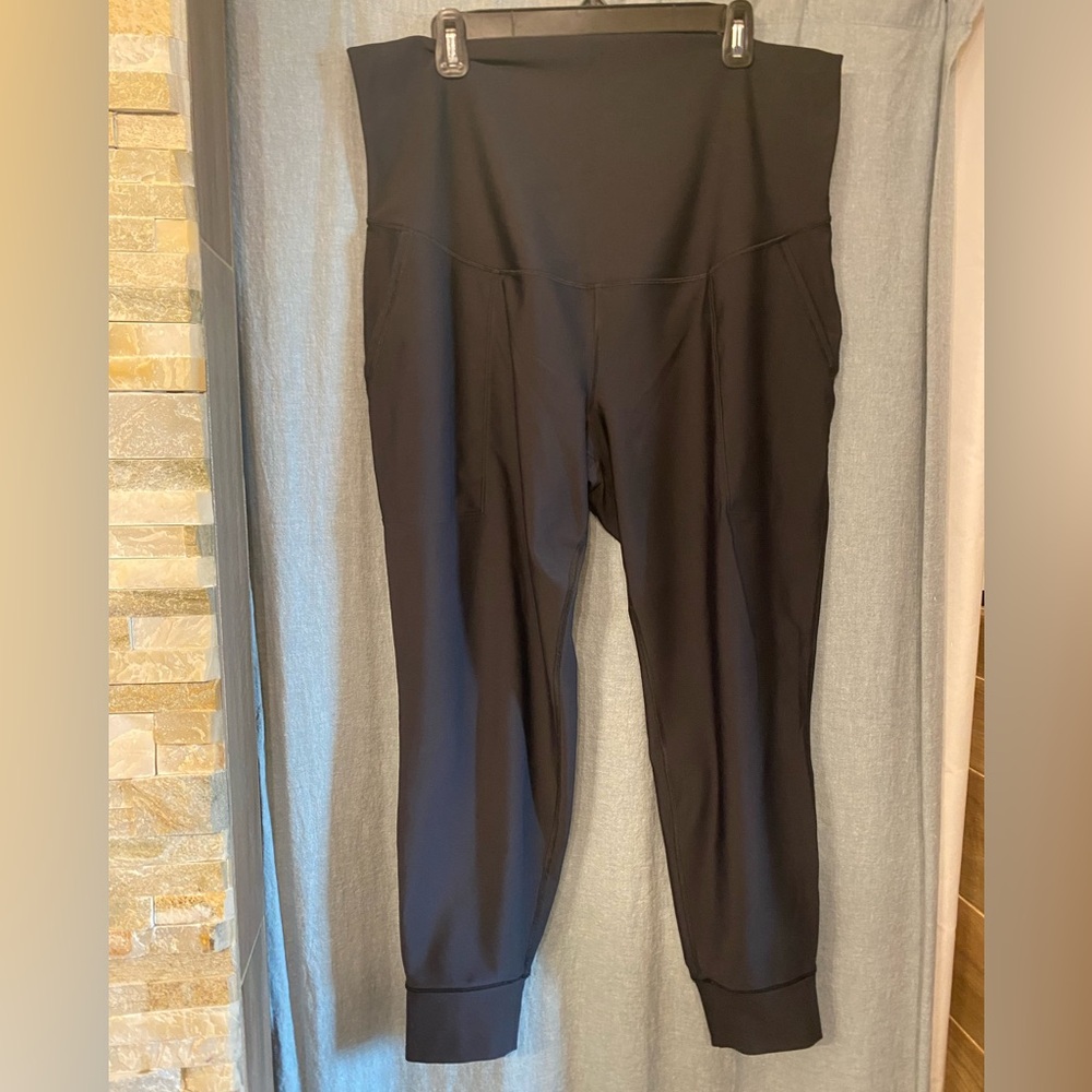 Old Navy maternity jogger